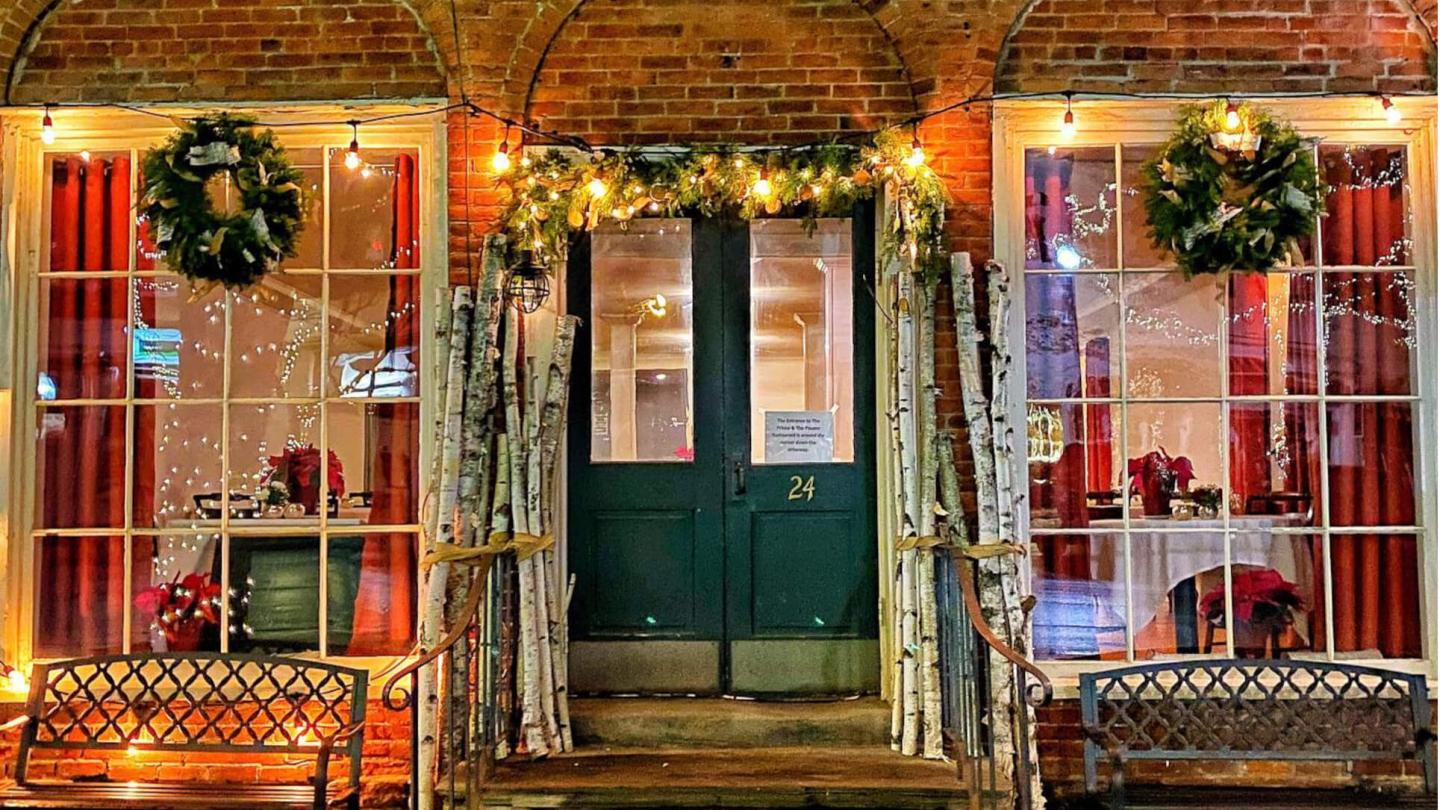 Prince & the Pauper Restaurant Wassail decor holiday