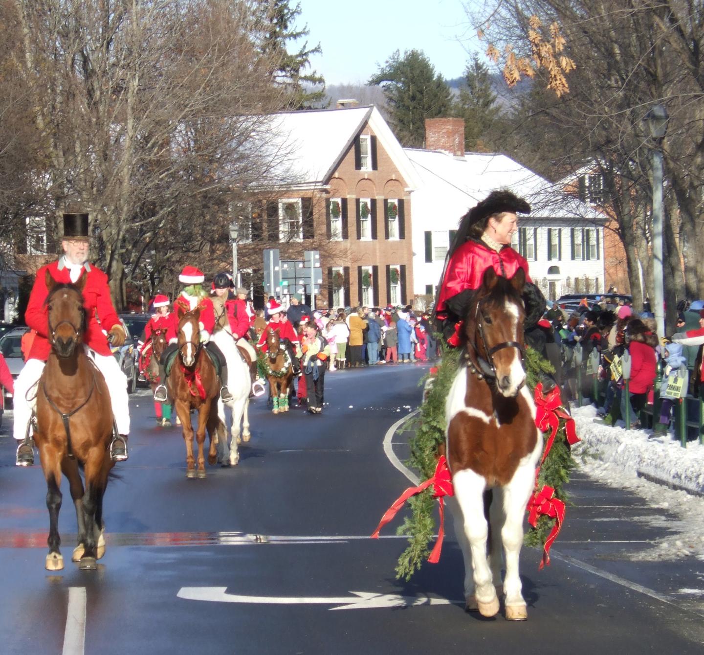 Woodstock Vt Christmas Parade 2024 - Eilis Harlene