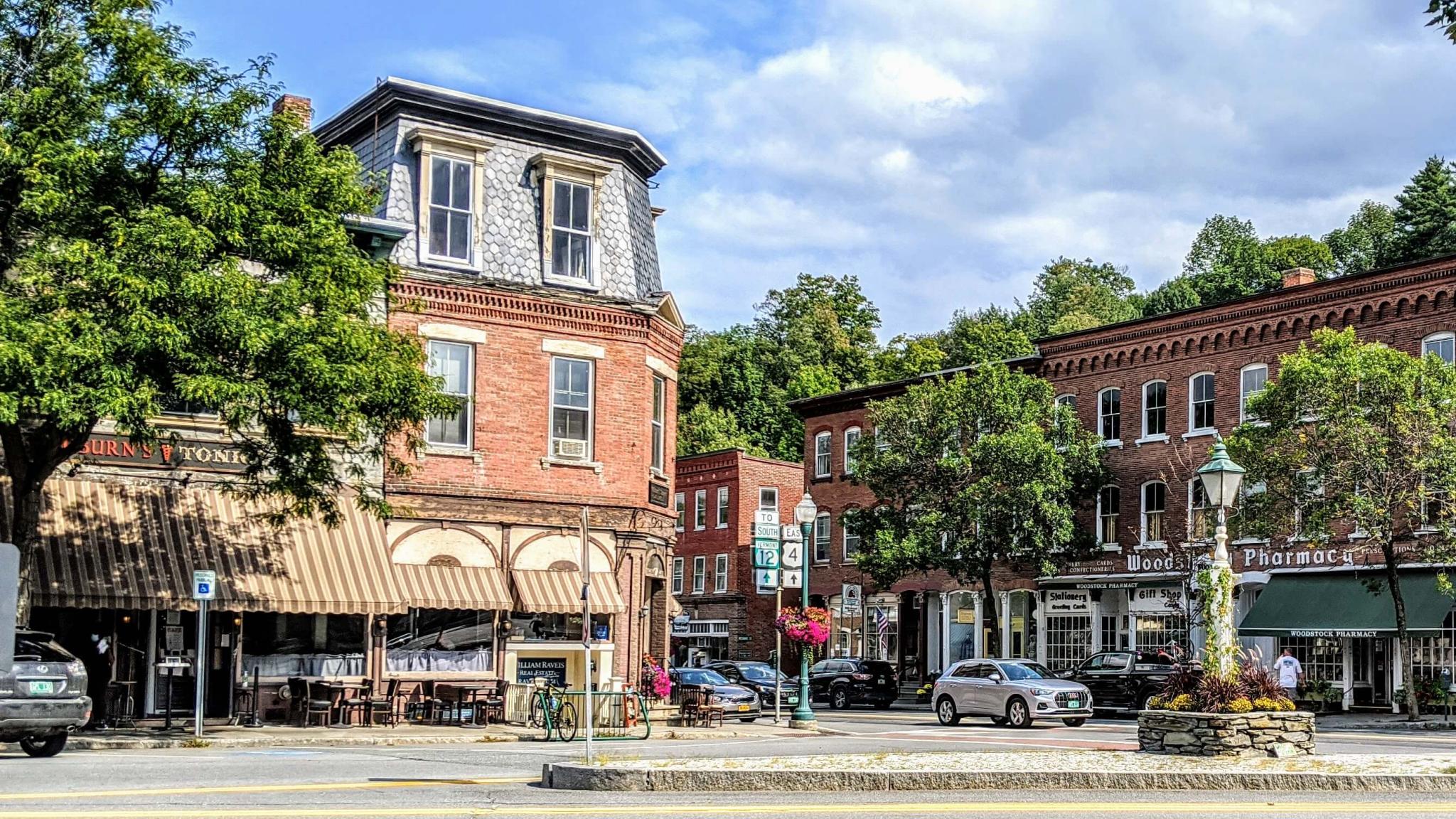 Social distancing dining in Woodstock | Woodstock VT